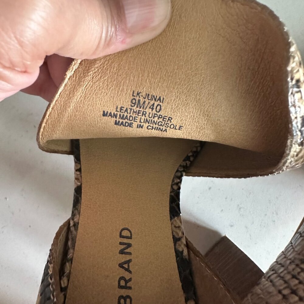 Lucky Brand Womens Snakeskin Textured Peep Toe Block Heel Sandals Size 9M - Picture 3 of 8